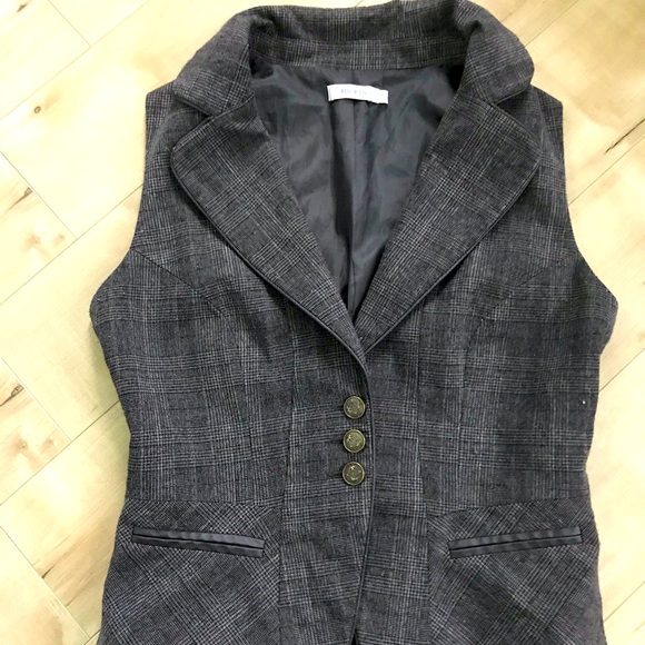 Vest - Picture 3 of 3